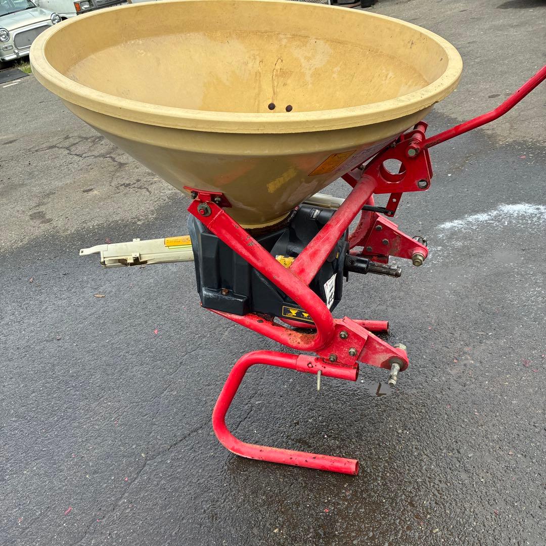 ニプロブロードキャスターＭＰ２０6 肥料散布機・手動開閉　引取限定