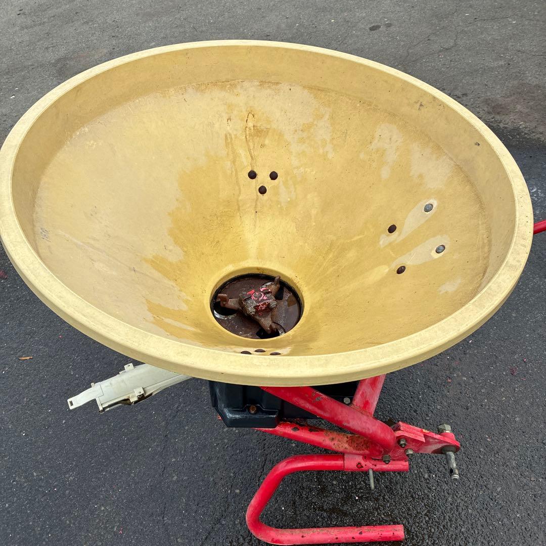 ニプロブロードキャスターＭＰ２０6 肥料散布機・手動開閉　引取限定