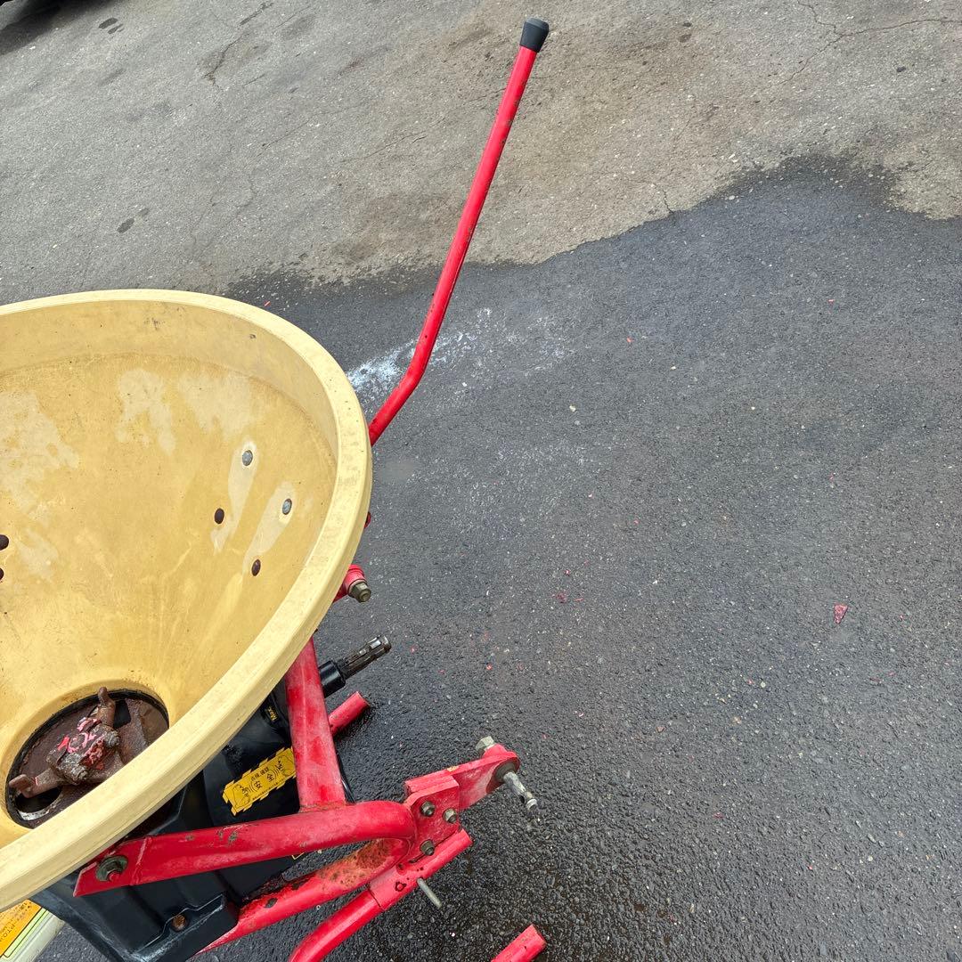 ニプロブロードキャスターＭＰ２０6 肥料散布機・手動開閉　引取限定