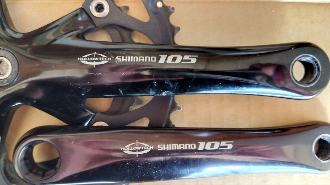 SHIMANO 105 HOLLOWTECH クランク　ブラック 52/39T