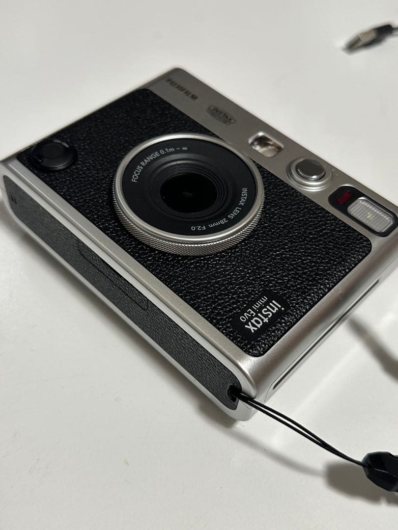 富士フィルム　instax Mini Evo ブラック　フィルム、ケース付