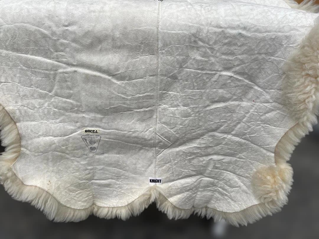 ★ KNIGHT ムートンラグ ニュージーランド 製 ウールシープスキン 羊皮