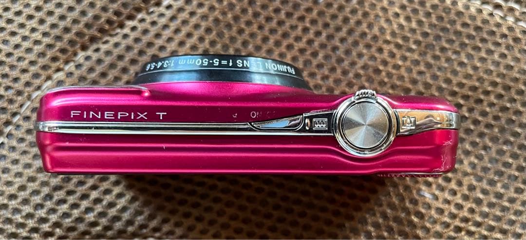 デジタルカメラ　フジフィルム　FINEPIX T300 レッド　動作確認済み