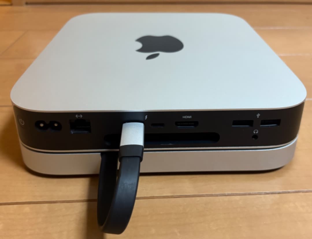Apple Mac mini M2 & Satechi USB-C ハブ