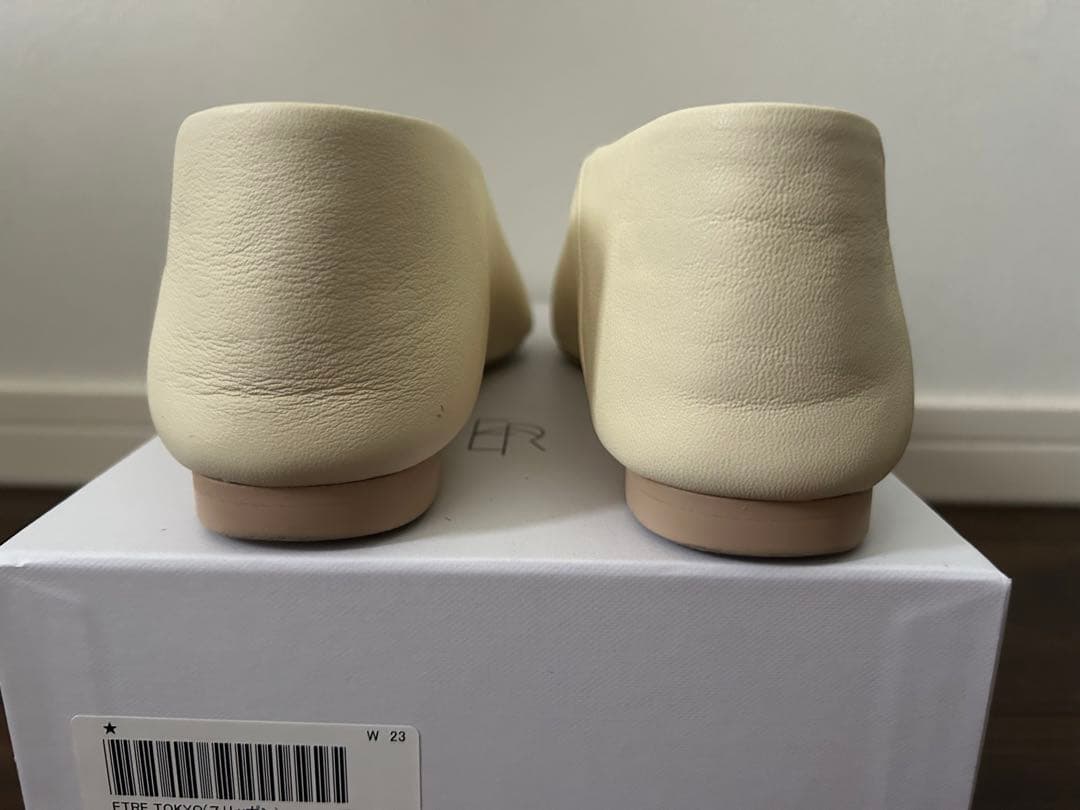 ETRE TOKYO クリーム色 ポインテッドレザースリッポン 37