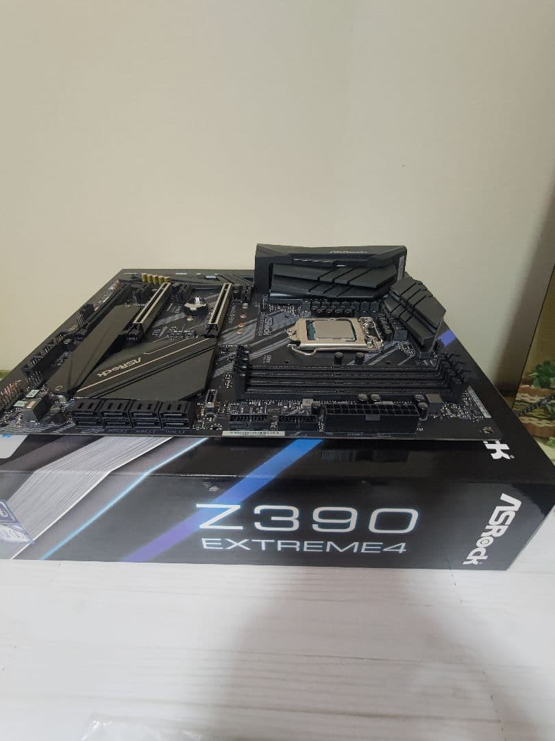 CPU CORE i5-9600K + Asrock Z390 EXTREME4