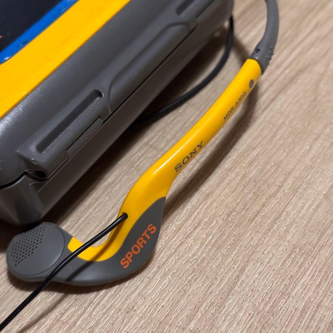 90’s SONY SPORTS 本体 ＋ イヤホン 付き 90年代 カセット
