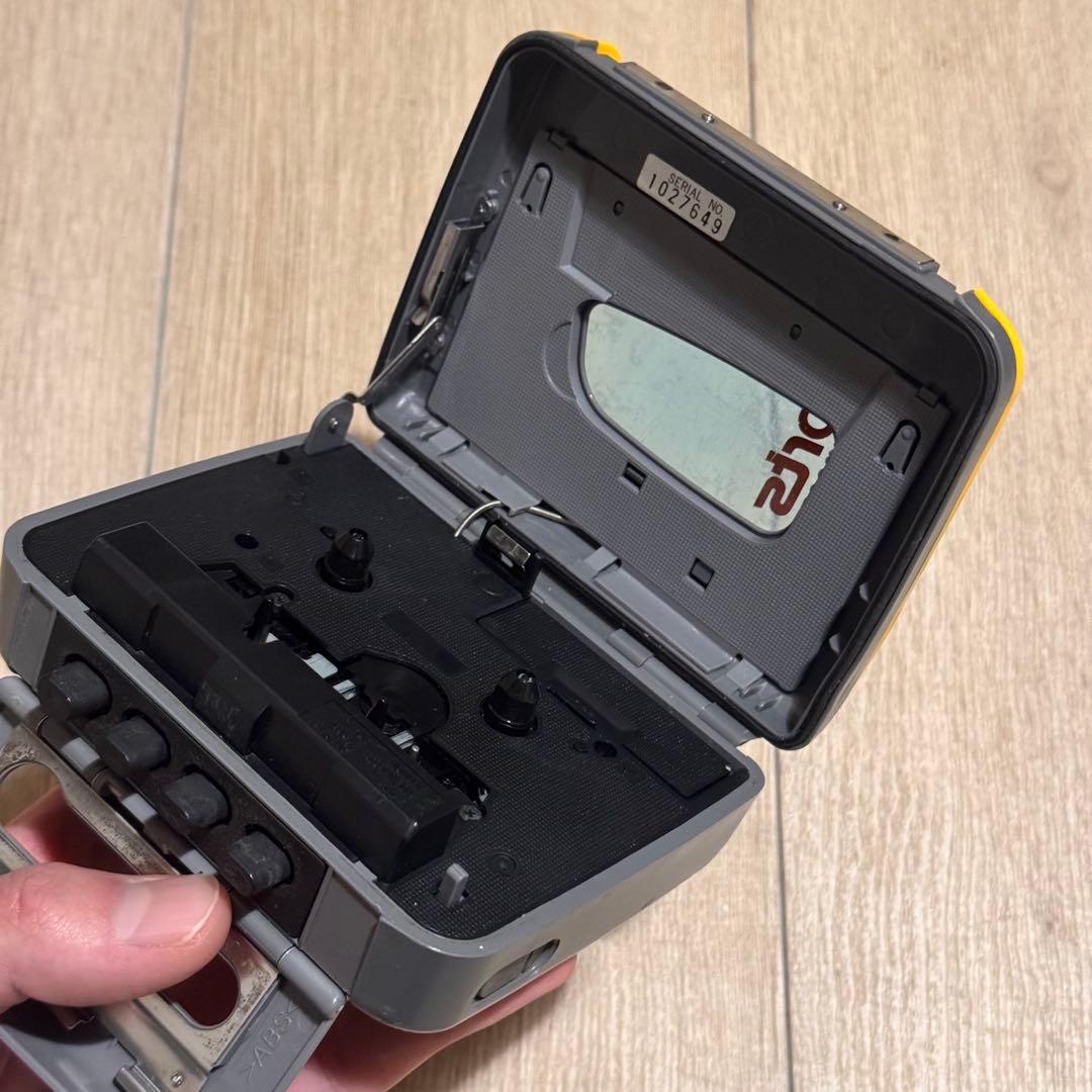 90’s SONY SPORTS 本体 ＋ イヤホン 付き 90年代 カセット