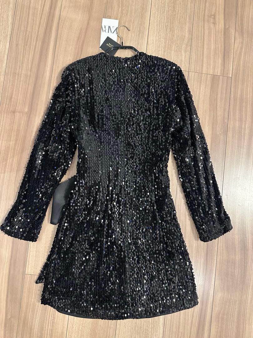 新品タグ付　ZARA スパンコールミニワンピース