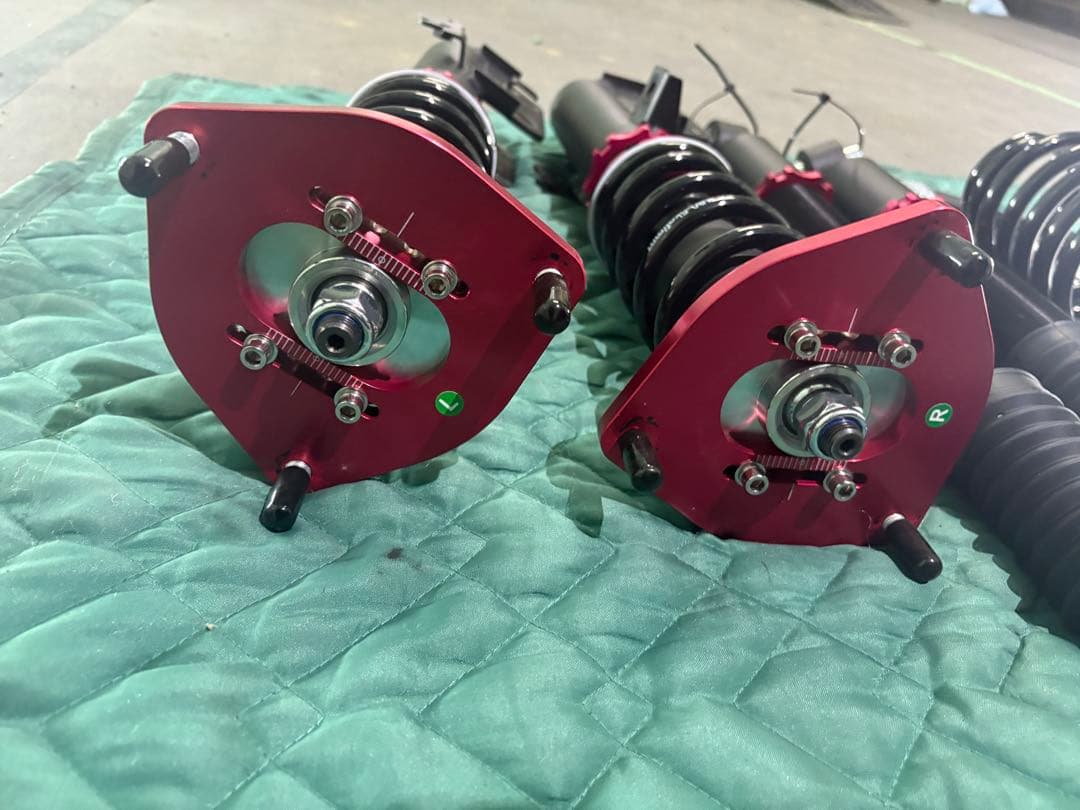 30系 プリウス フロントピロアッパー車高調 ZVW30 ZVW35