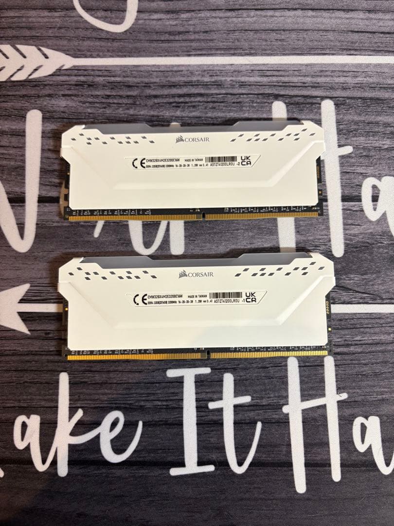 CORSAIR VENGEANCE RGB PRO DDR4 メモリ