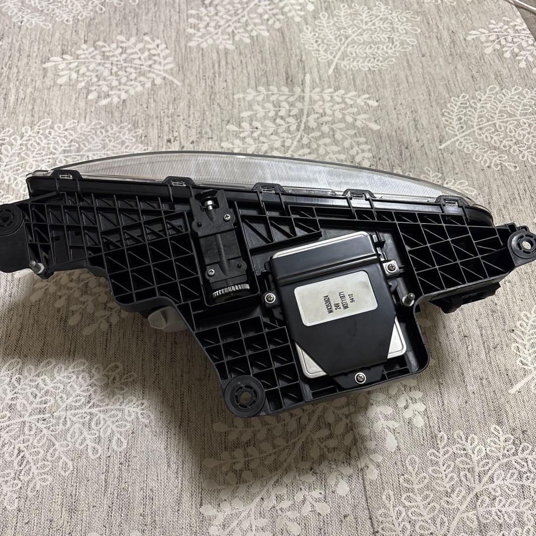 三菱ふそう　ファイター　ヘッドライト　左　ディスチャージ　たもつ