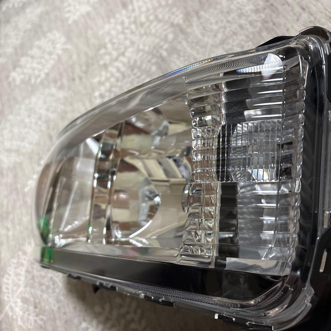 三菱ふそう　ファイター　ヘッドライト　左　ディスチャージ　たもつ