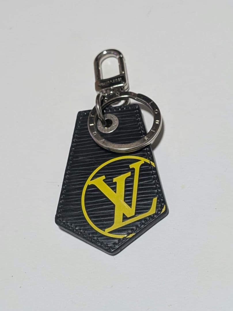 LOUIS VUITTON キーリング エピ ブラック