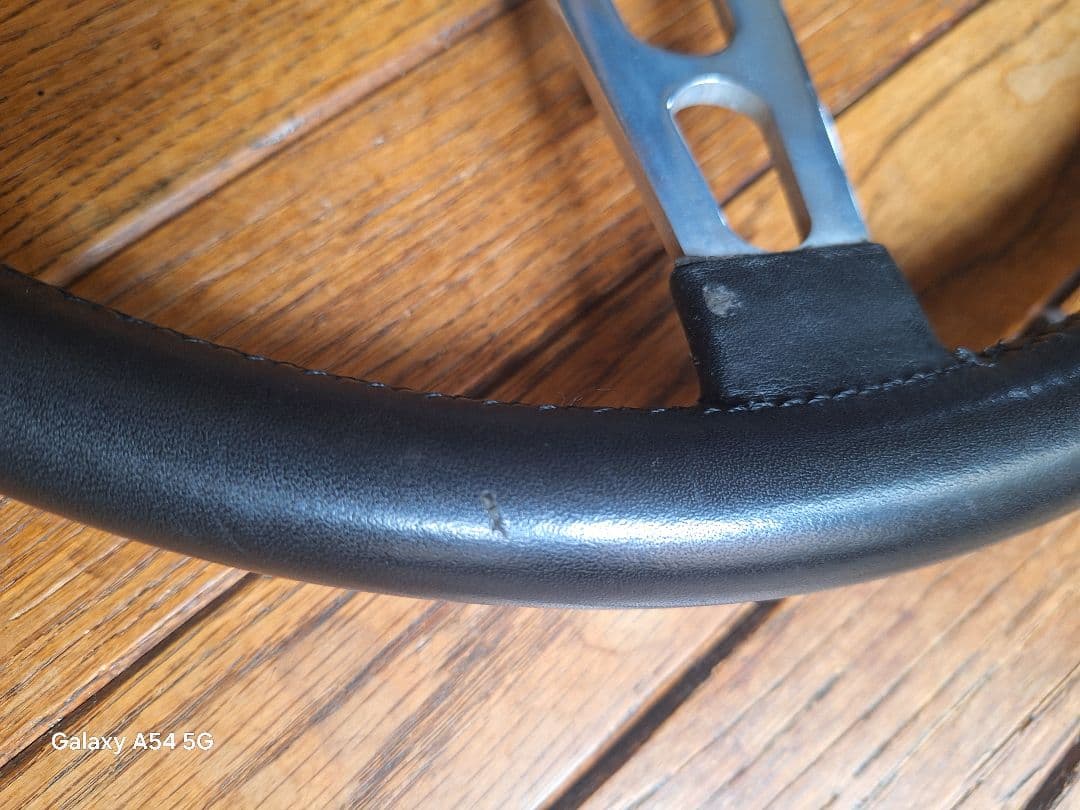 ミ*郎様 レスレストン黒革巻きステアリング