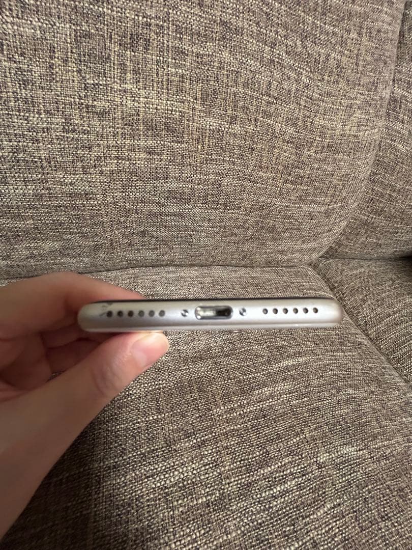 iPhone SE 64 ホワイト 本体　ネットワーク制限◯