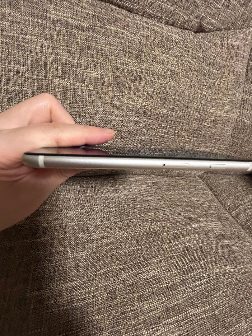 iPhone SE 64 ホワイト 本体　ネットワーク制限◯