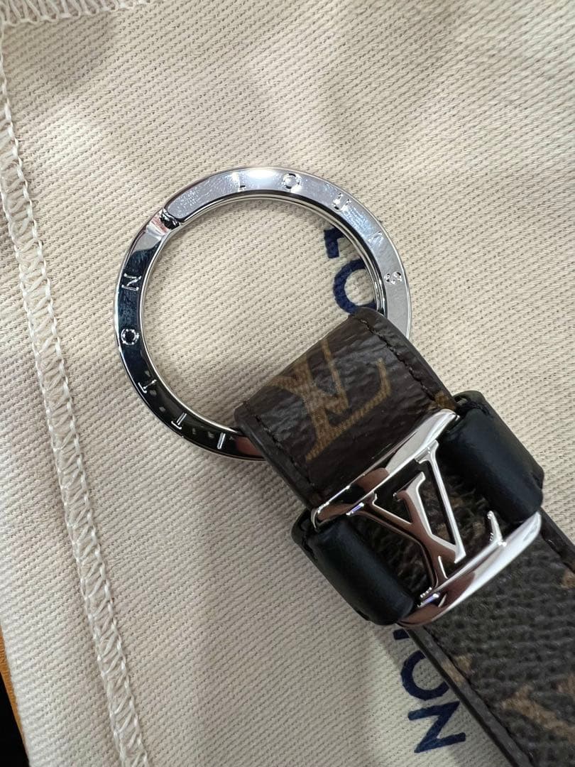 現行品極美品未使用　ルイヴィトン　ドラゴンヌモノグラム キーホルダーM62709