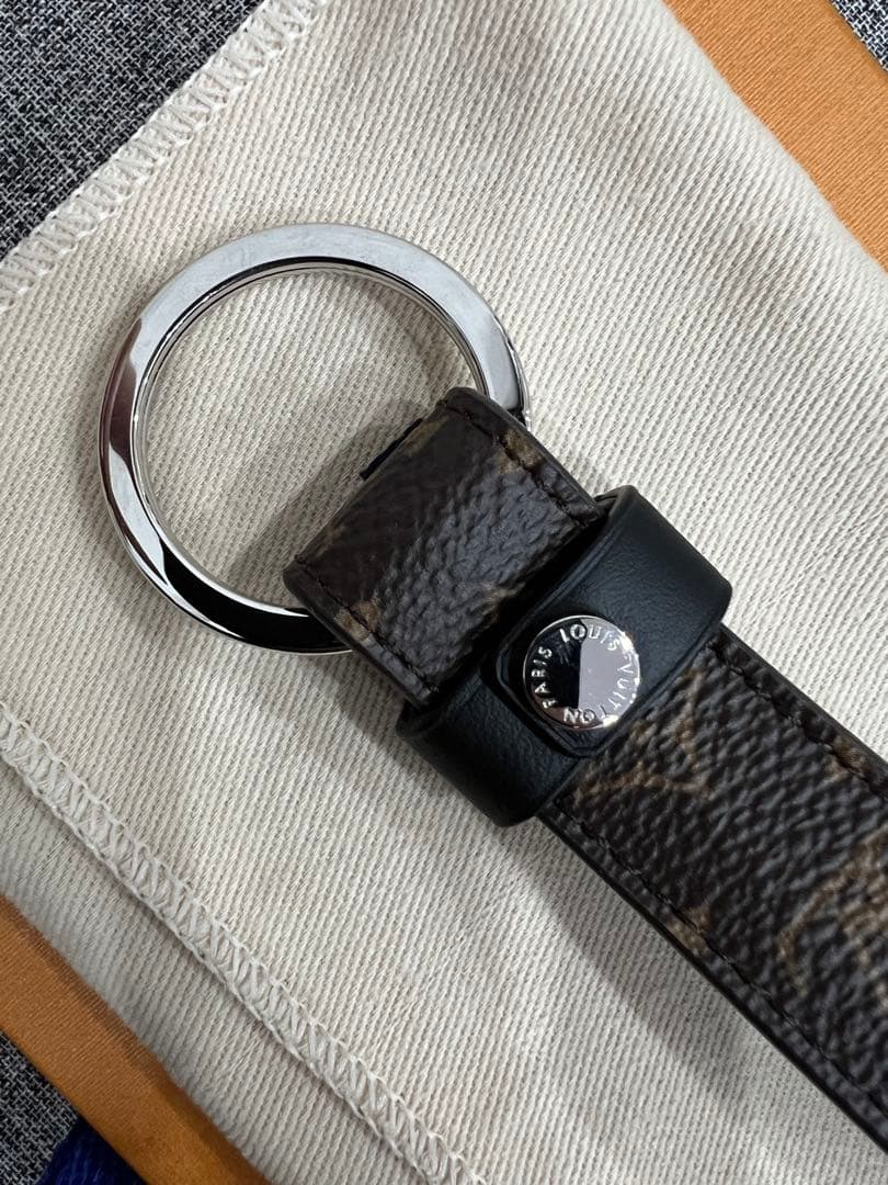 現行品極美品未使用　ルイヴィトン　ドラゴンヌモノグラム キーホルダーM62709