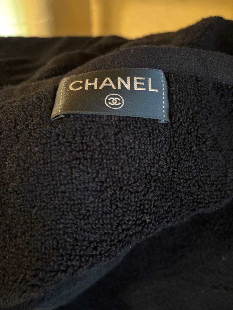 CHANEL フリンジ付き黒タオル　ブランケット