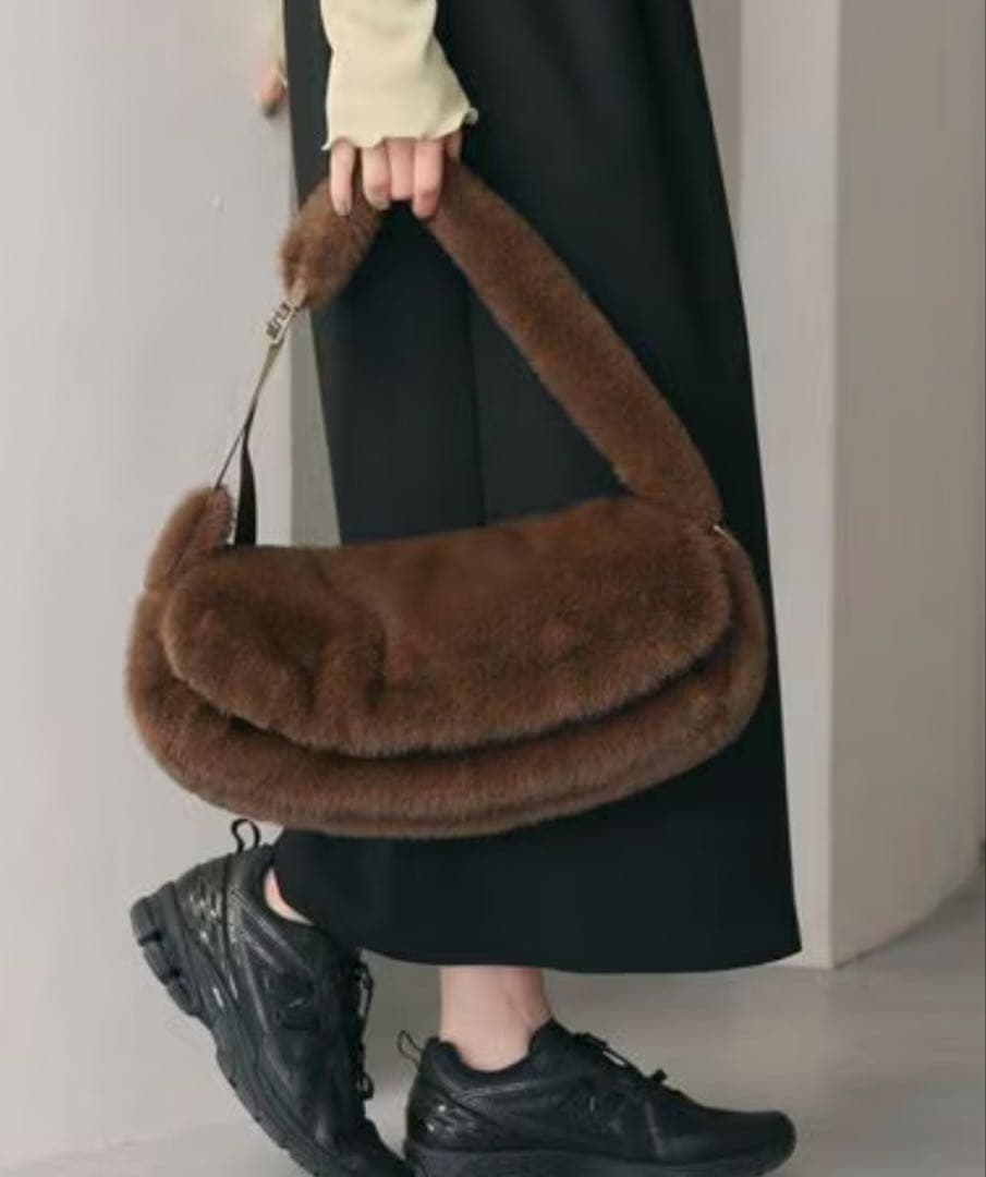 本日限定値下げ‼️別注〈NOMADIS＞LUCK フェイクファー ショルダーバッグ