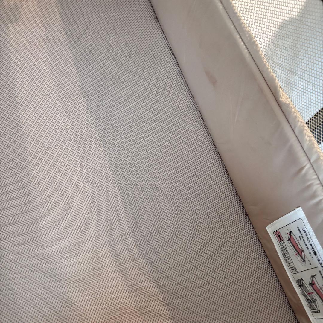 アップリカ ココネルエアー 折りたたみ式 ベビーベッド ベージュコンパクト