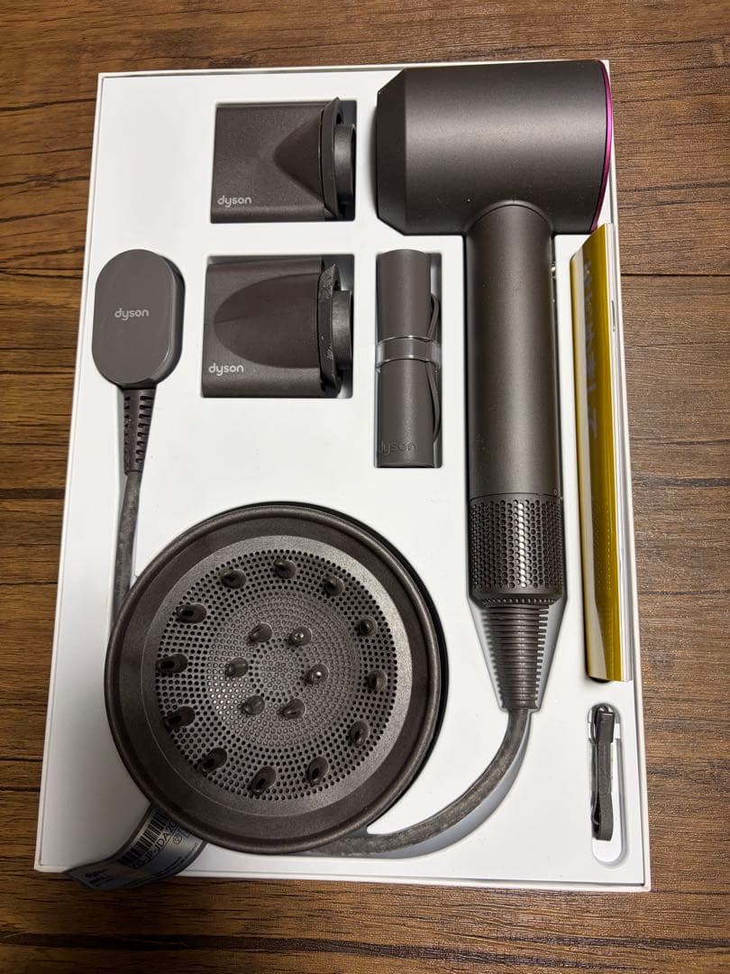 ダイソン ヘアードライヤー　Dyson Supersonic　HD01H