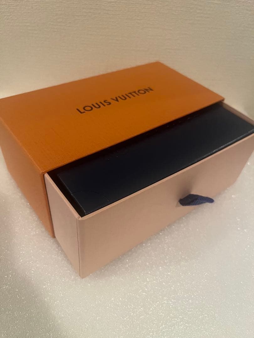 ルイ・ヴィトン サングラス LVプティ スプソン キャットアイ