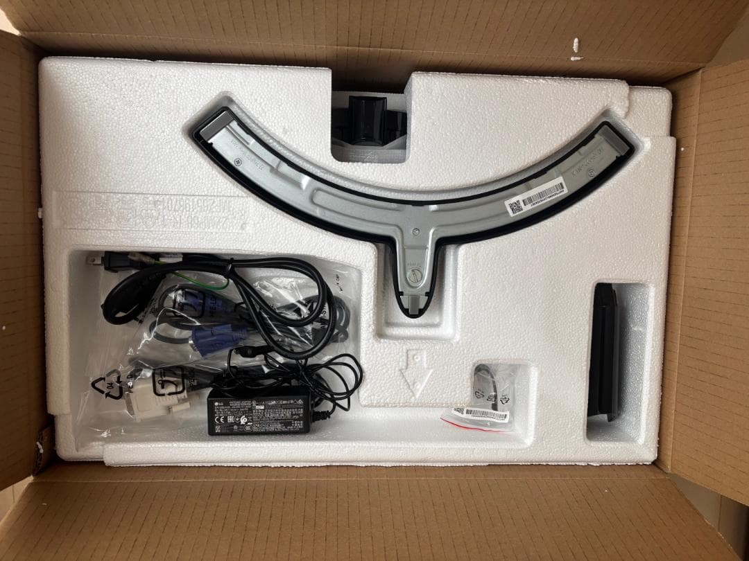 LG 超薄型フレーム モニター ディスプレイ 21.5” 22MP68VQ-P