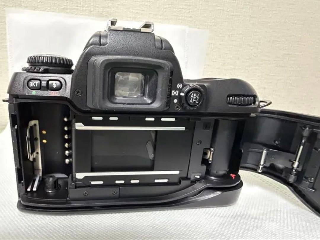 Nikon F80 フィルム一眼トキナATXPROF2.828-70mmレンズ付