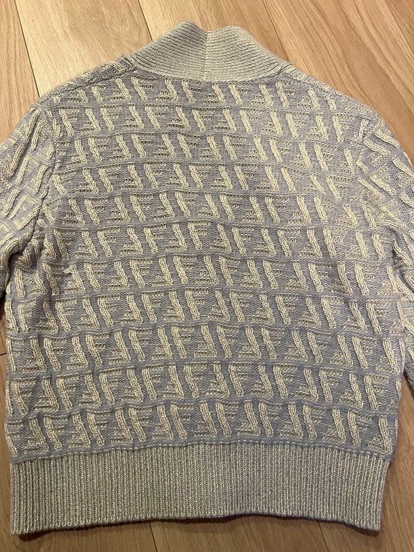 FENDI フェンディ　FFロゴカーディガン