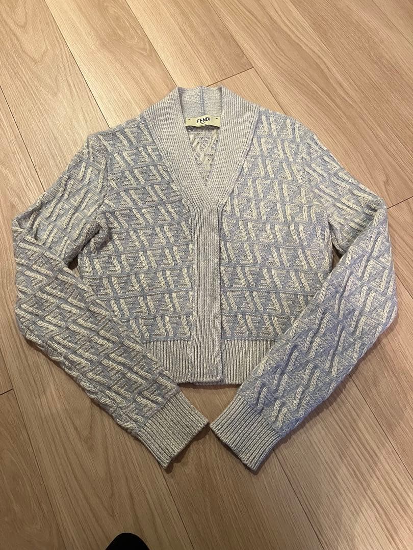 FENDI フェンディ　FFロゴカーディガン