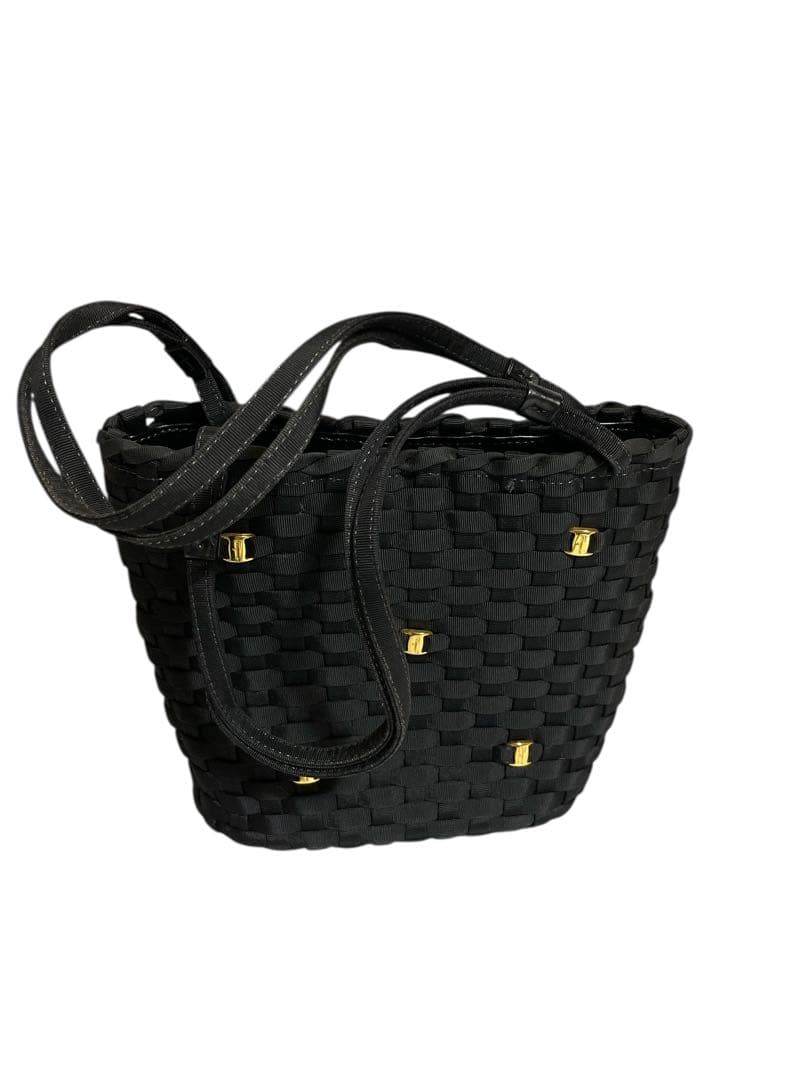 【希少】サルヴァトーレフェラガモ　かごバッグ　ハンドバッグ　ヴァラリボン　レザー