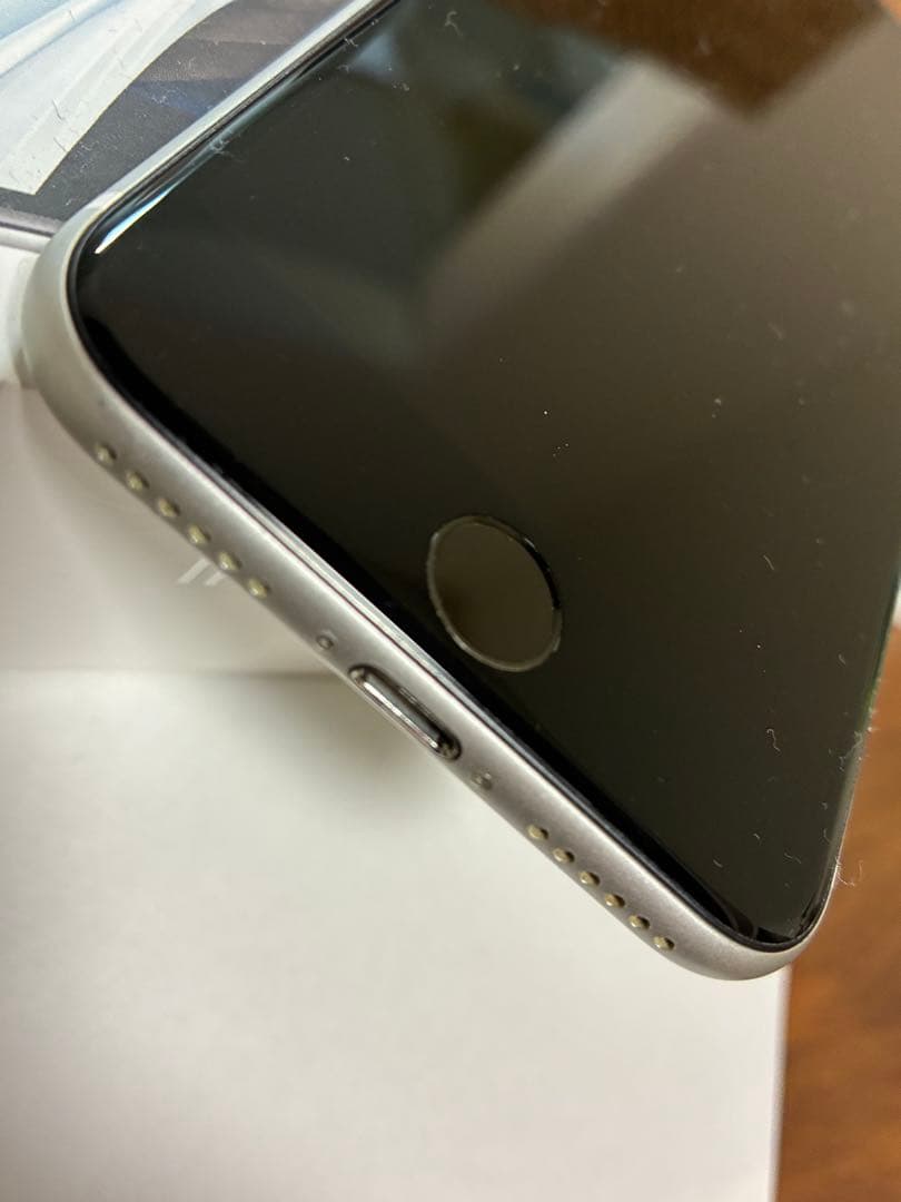 iPhone SE2 64GB ホワイト SIMロック無し