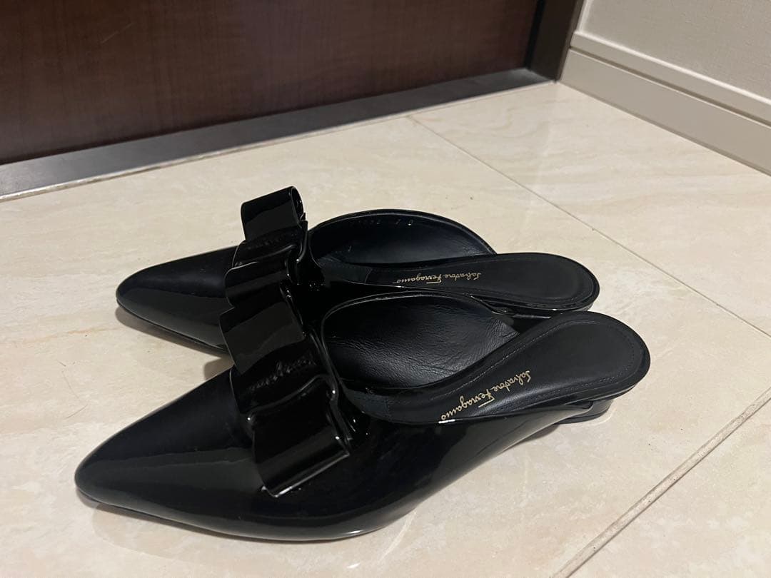 美品　salvatore ferragamo ブランド ブラック ミュール