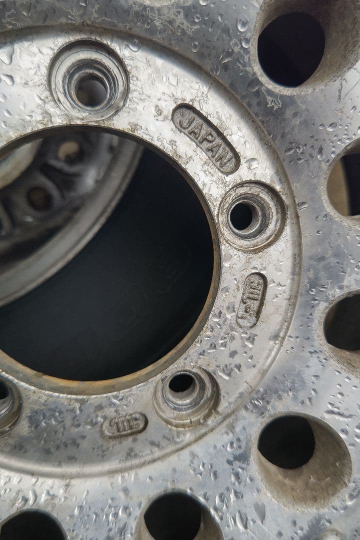 ジープ　ジムニー　15インチ タイヤ・ホイールセット