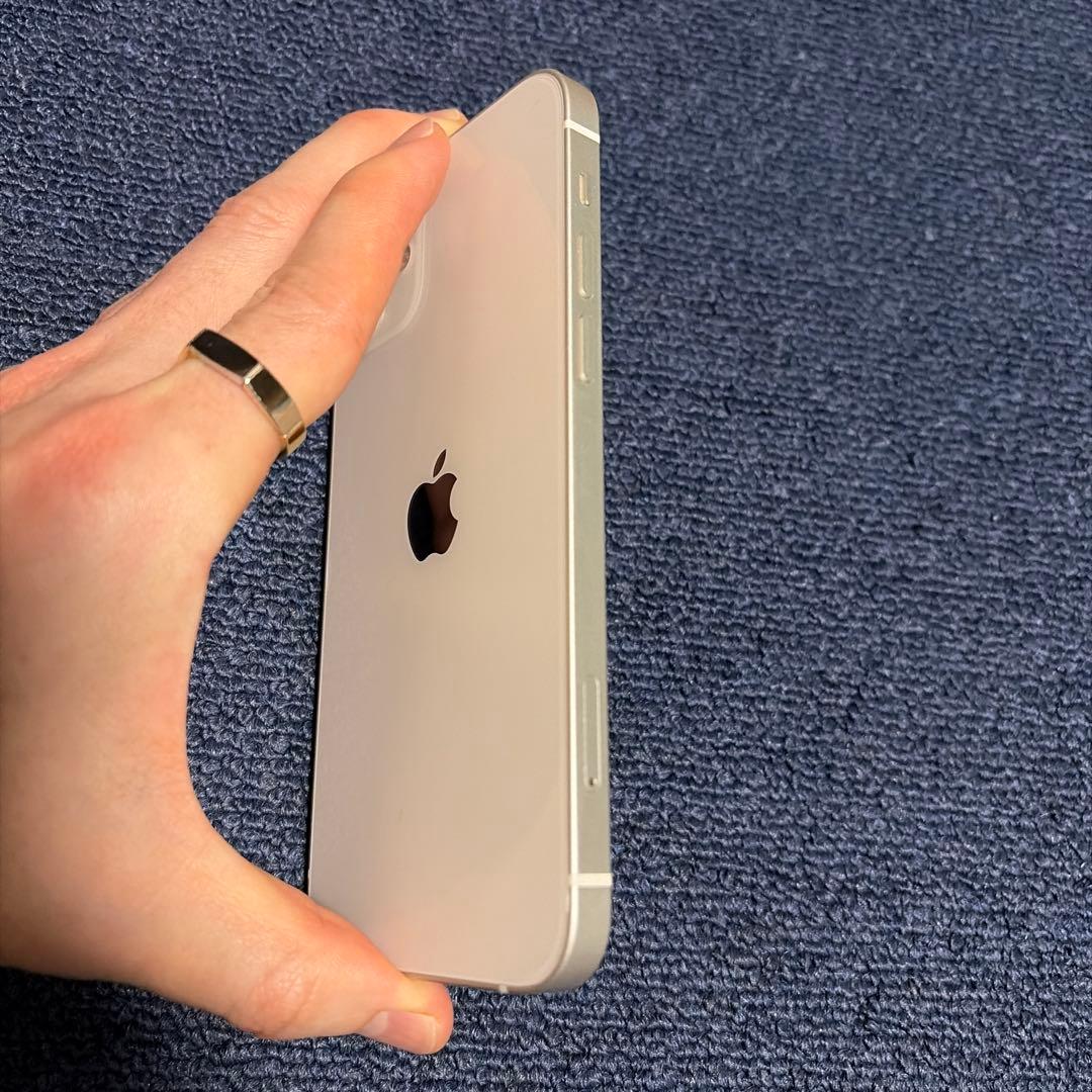 iPhone12 ホワイト 本体 64GB MagSafe対応ケース付き