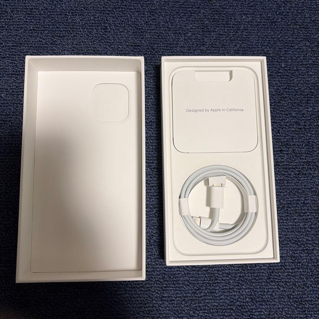 iPhone12 ホワイト 本体 64GB MagSafe対応ケース付き