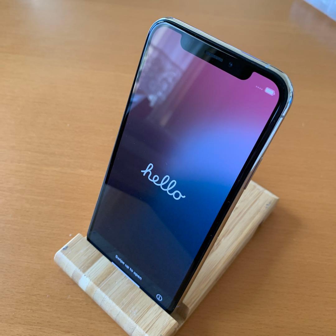 美品iPhoneXS シルバー 64GB SIMフリ-