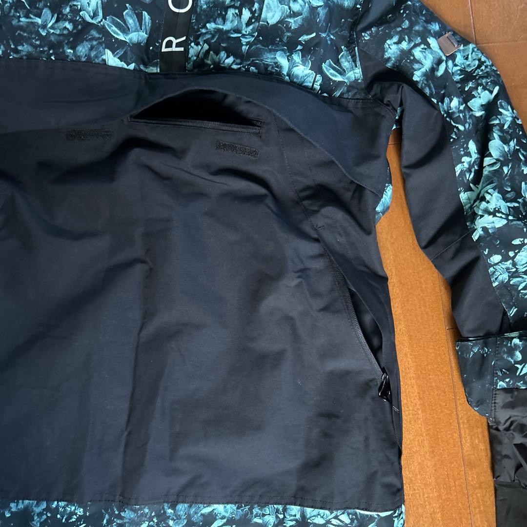 みちゃ　　ROXYレディース スノーボードウェア Sサイズ