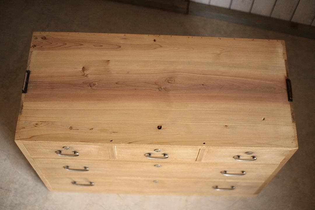 古い木製の引き出し5杯　チェスト　桐箪笥 昭和レトロ　古家具　古民家　時代家具