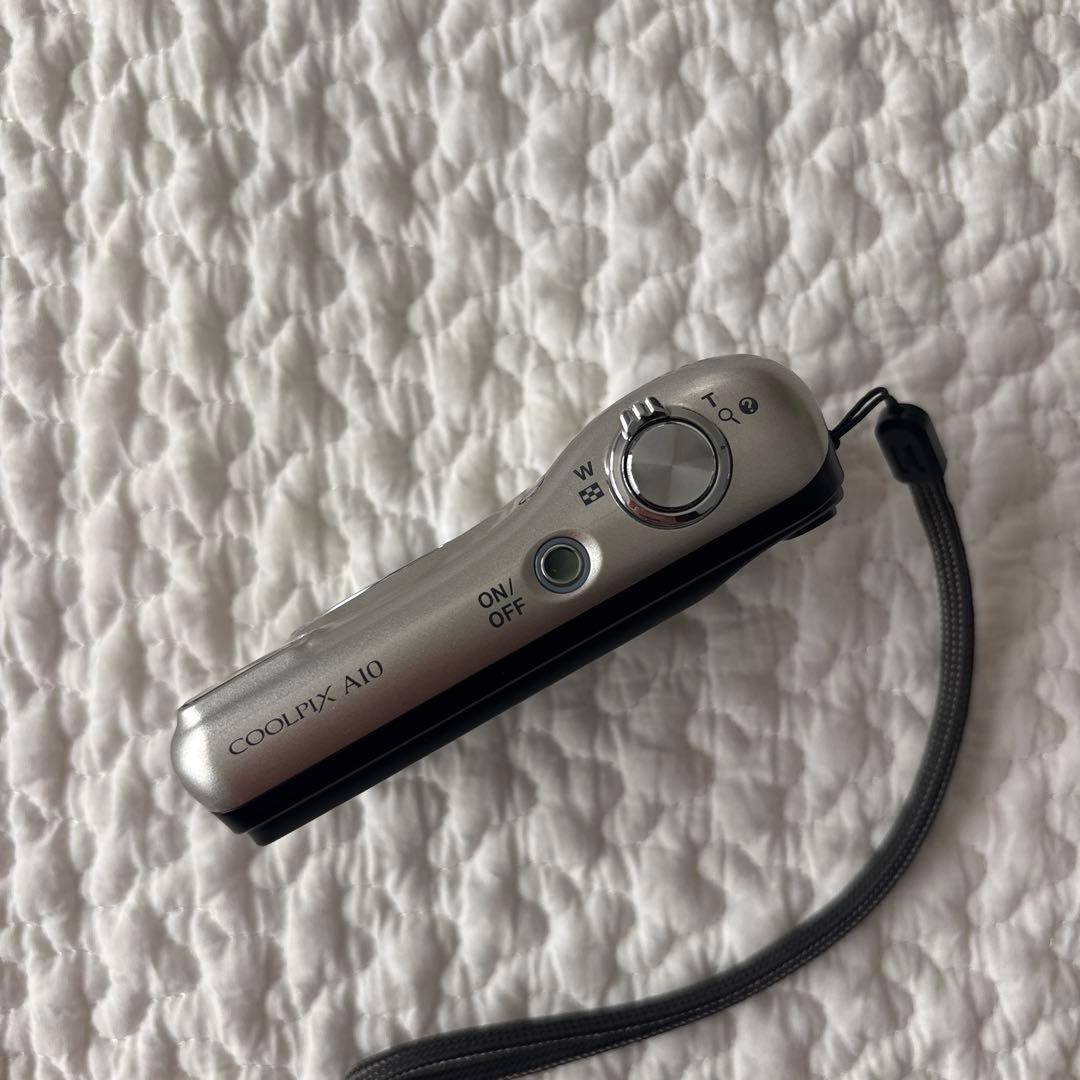 Nikon COOLPIX A10 (SanDiskSDHCカード16GB付き)