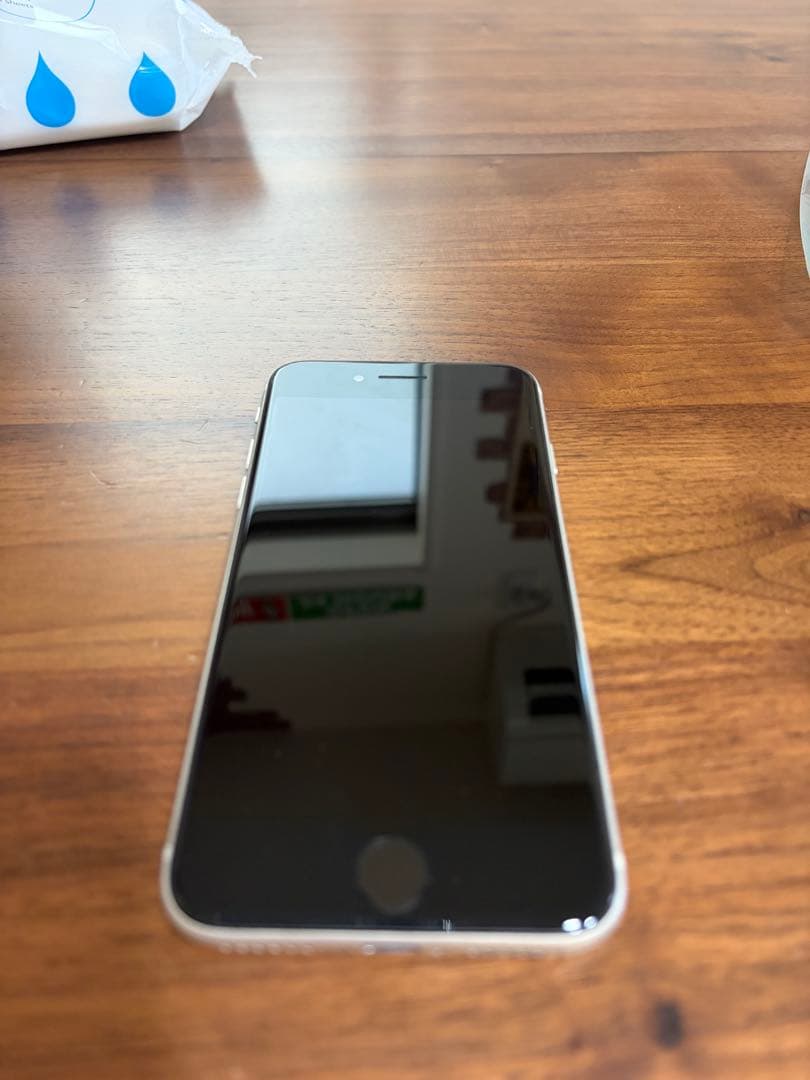 iPhoneSE 代３世代　128GB