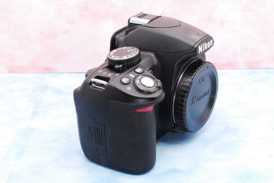 Nikon D3100☆一眼レフカメラ☆デビュー向け☆手ぶれ補正レンズ付