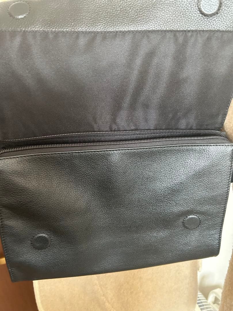 ⭐︎大人気earパピヨネドット柄ストラップの黒ショルダーバッグ