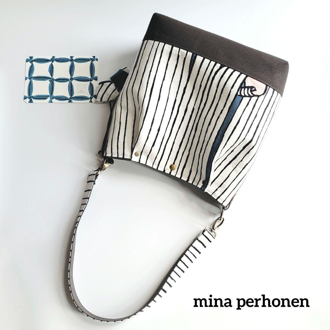 ミナペルホネン　大きめショルダーバック 新作swing