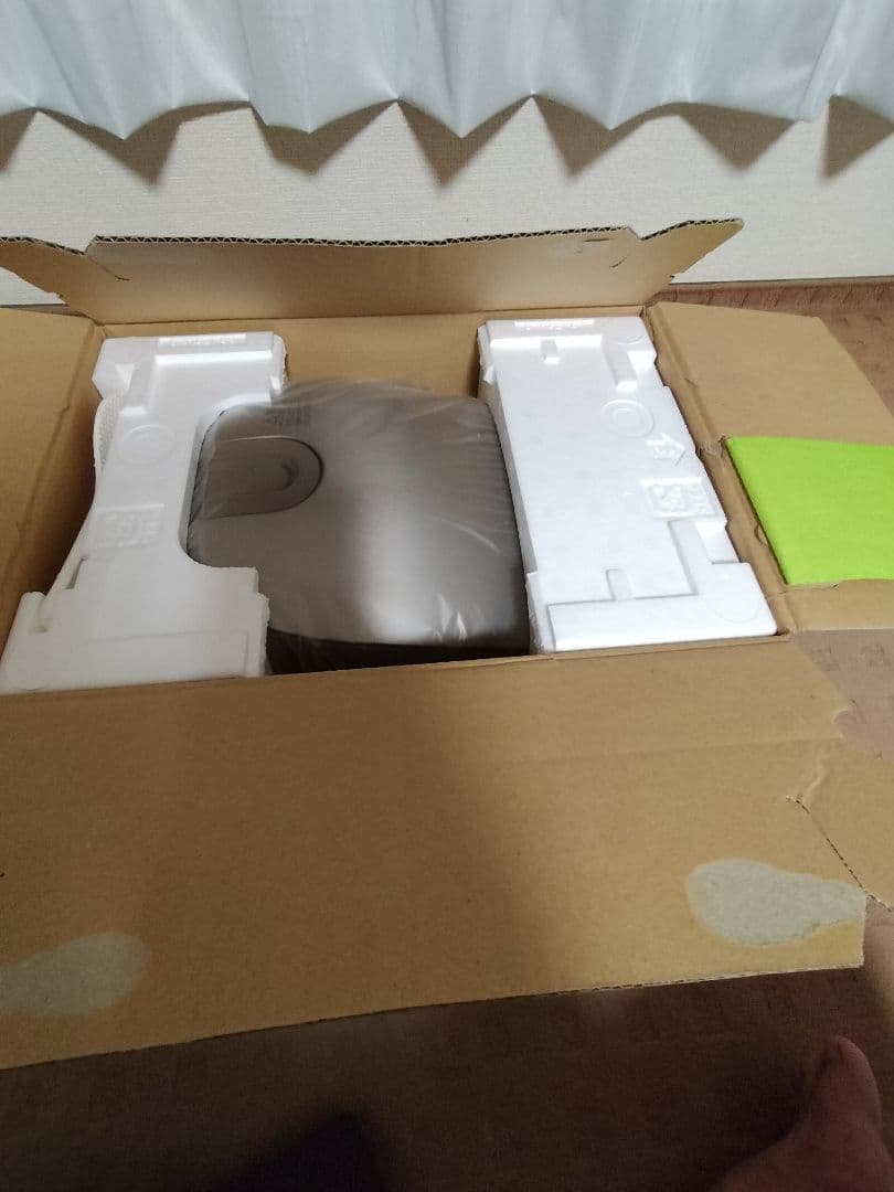 未使用品　5.5合炊飯器Panasonic SR-HVE1050-N