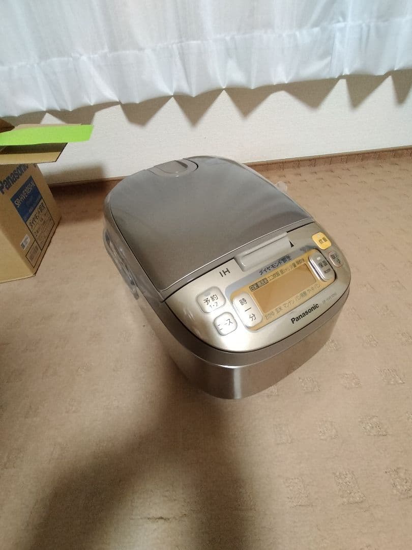 未使用品　5.5合炊飯器Panasonic SR-HVE1050-N