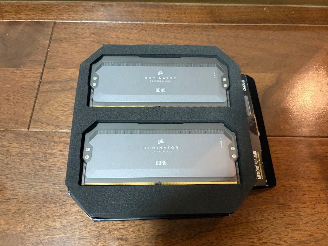 メモリー CORSAIR DOMINATOR PLATINUM RGB DDR5 32GB