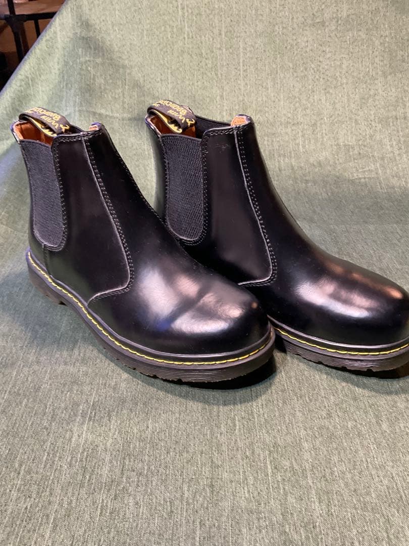 定番Dr.Martens サイドゴアチェルシーブーツ新品同様EU42 UK8